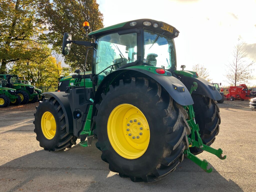 John Deere 6175R