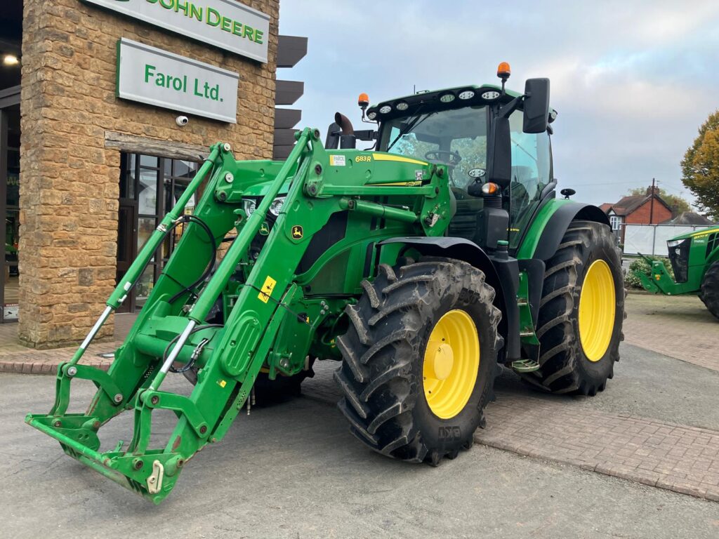 John Deere 6250R + 683R