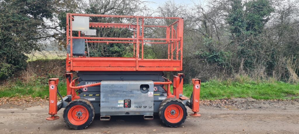 Skyjack SJ6832 TR Scissor Lift