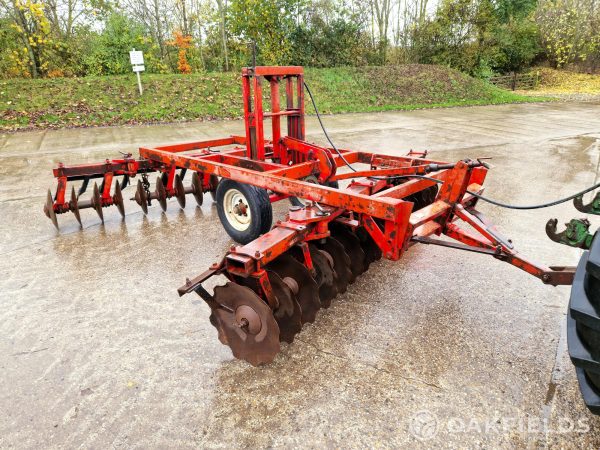 Pettit 76 Series 12′ trailed disc harrows