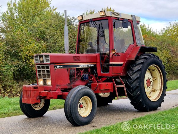 1983 International 956XL 2WD Tractor