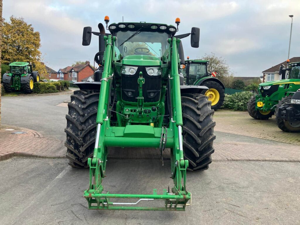 John Deere 6250R + 683R