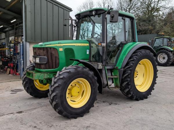 JOHN DEERE 6220 PREMIUM