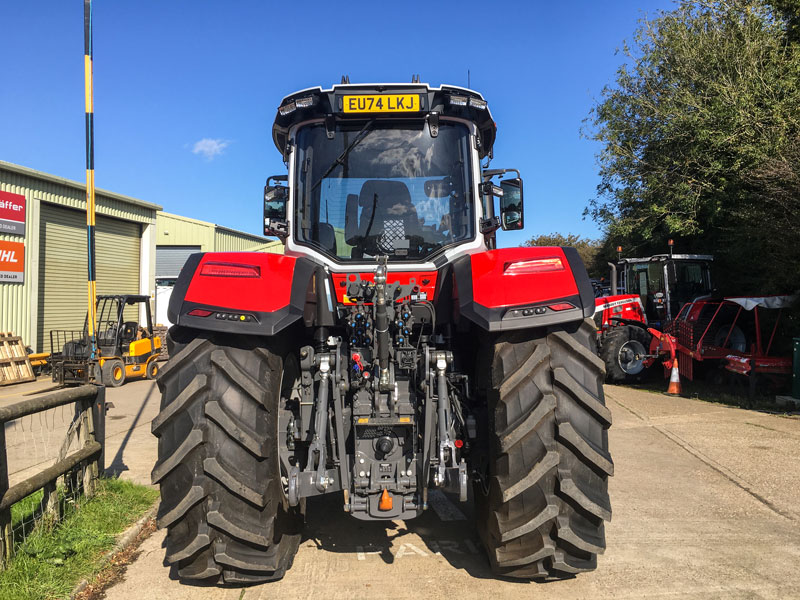 Massey Ferguson 8S.305 Dyna VT