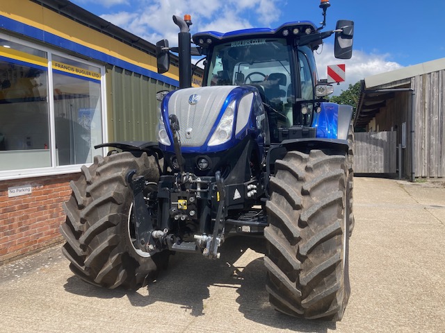 NEW HOLLAND T7.300 PLMI EX DEMO TRACTOR