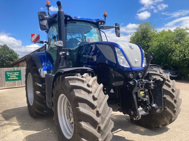 NEW HOLLAND T7.300 PLMI EX DEMO TRACTOR