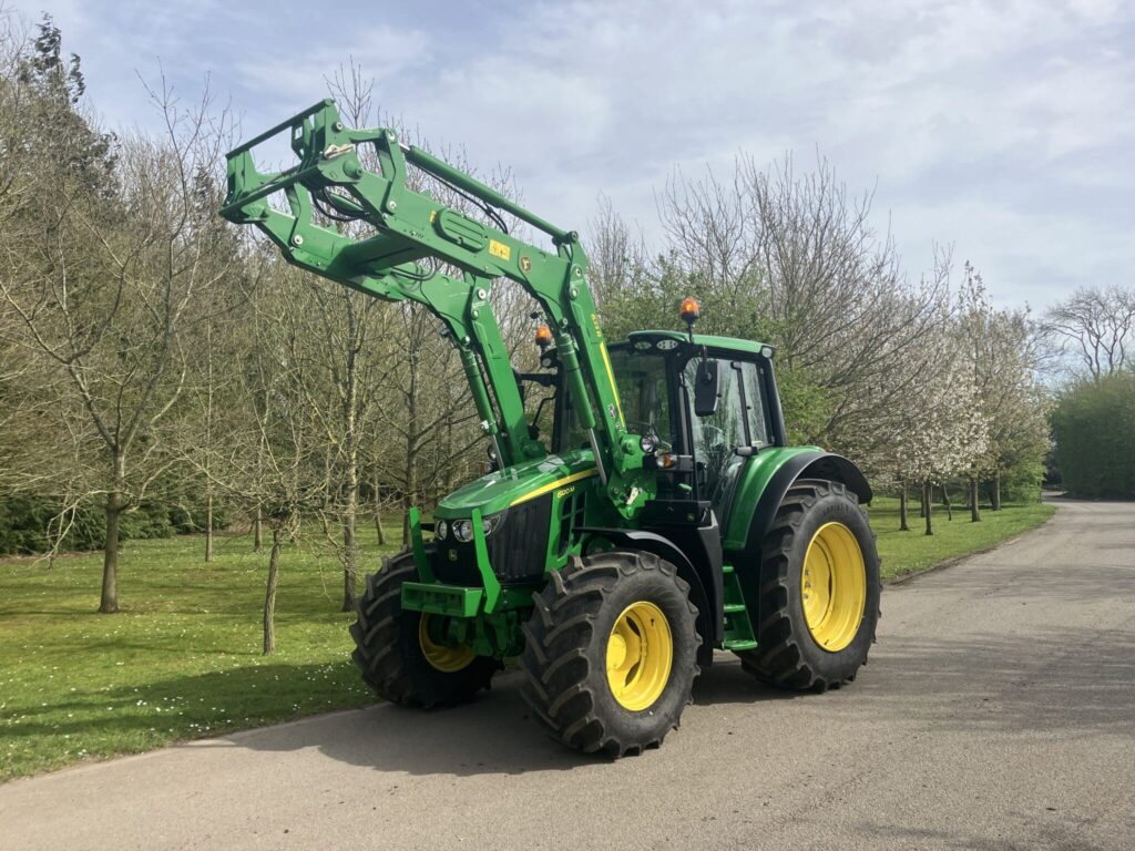 John Deere 6120M