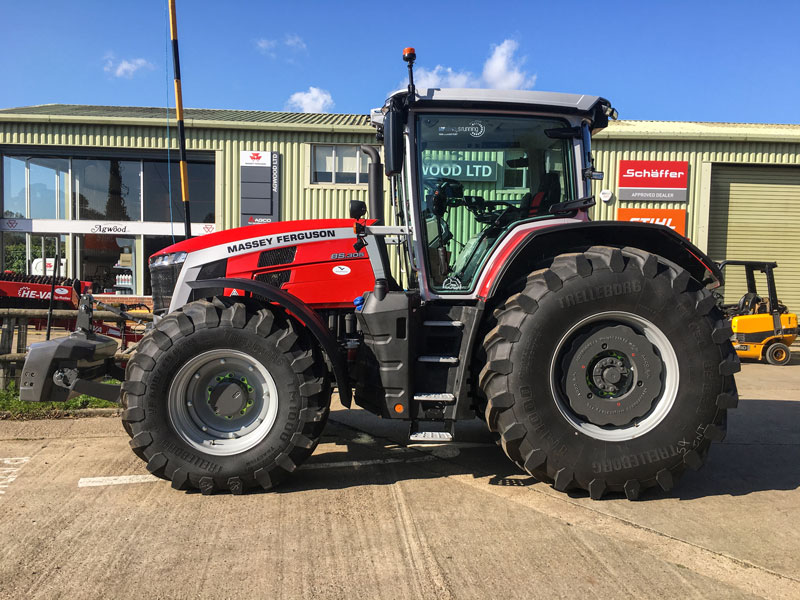 Massey Ferguson 8S.305 Dyna VT