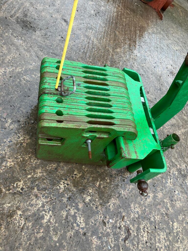 JOHN DEERE WEIGHTS & CARRIER