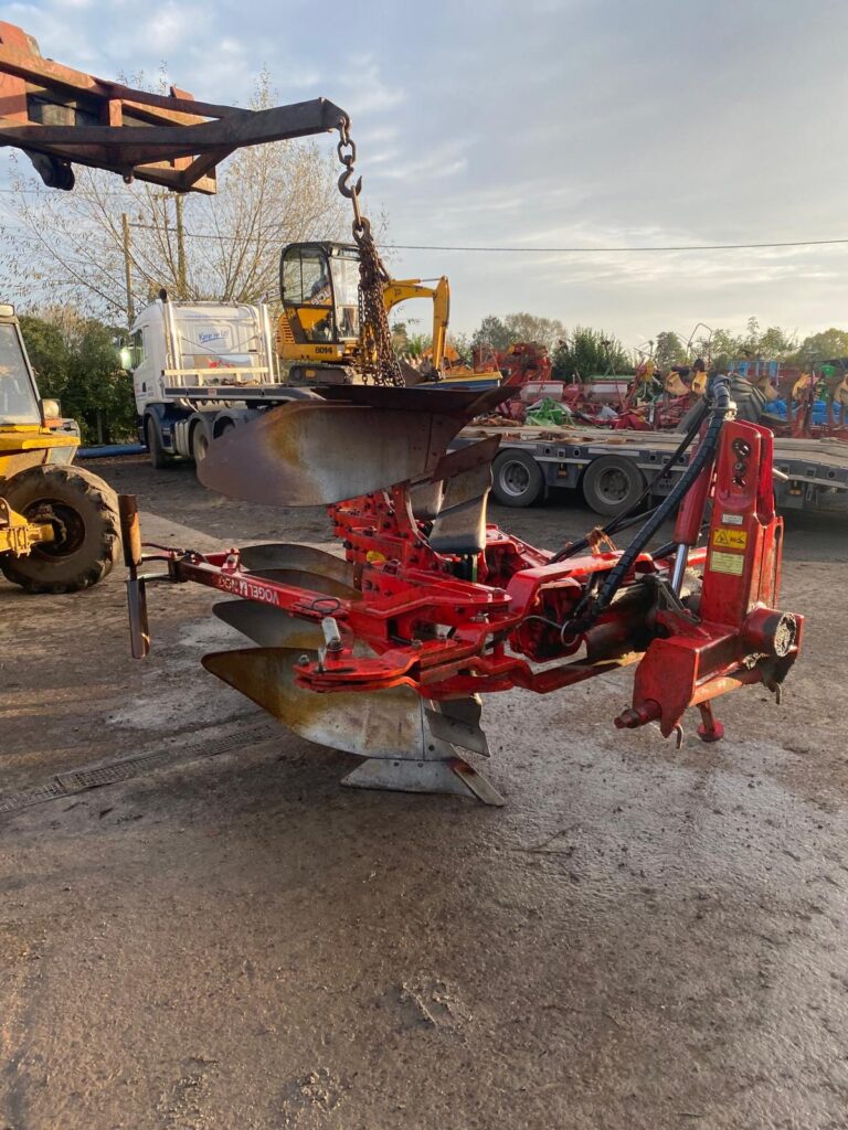 VOGEL NOOT M850T, 4 FURROW PLOUGH