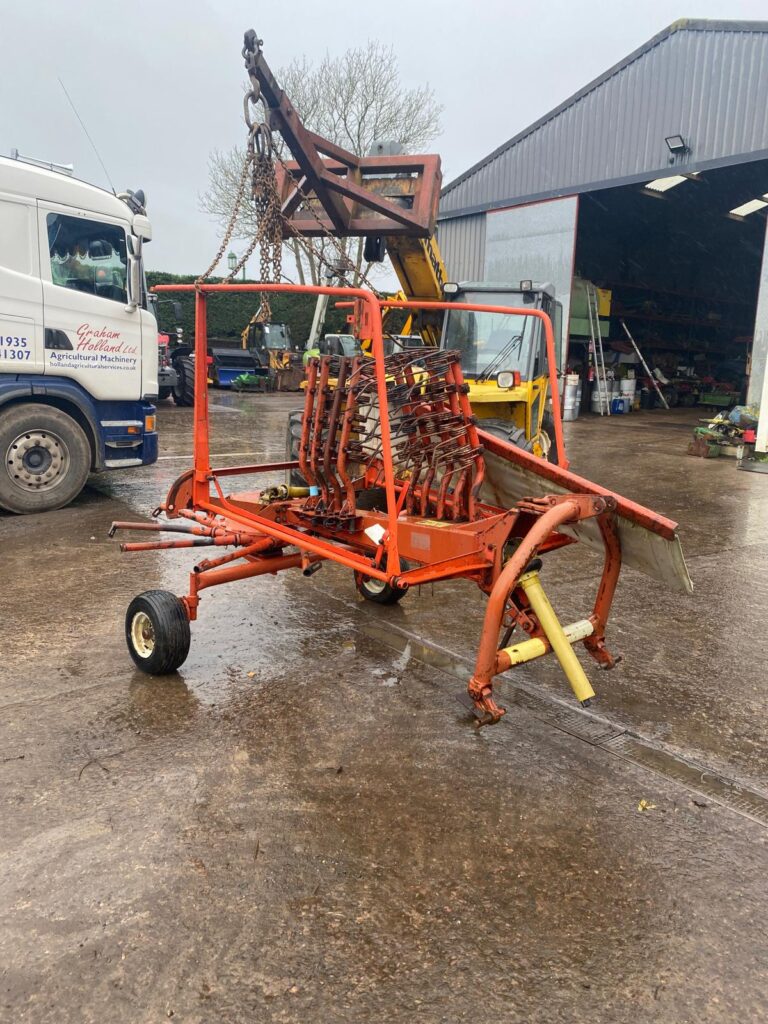 KUHN GA4101 SINGLE ROTOR RAKE