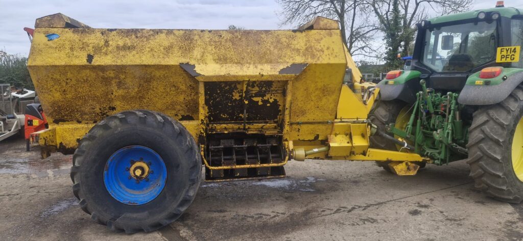 SHELBOURNE REYNOLDS DUNG SPREADER