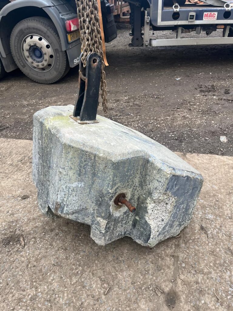 CONCRETE FRONT WEIGHT BLOCK