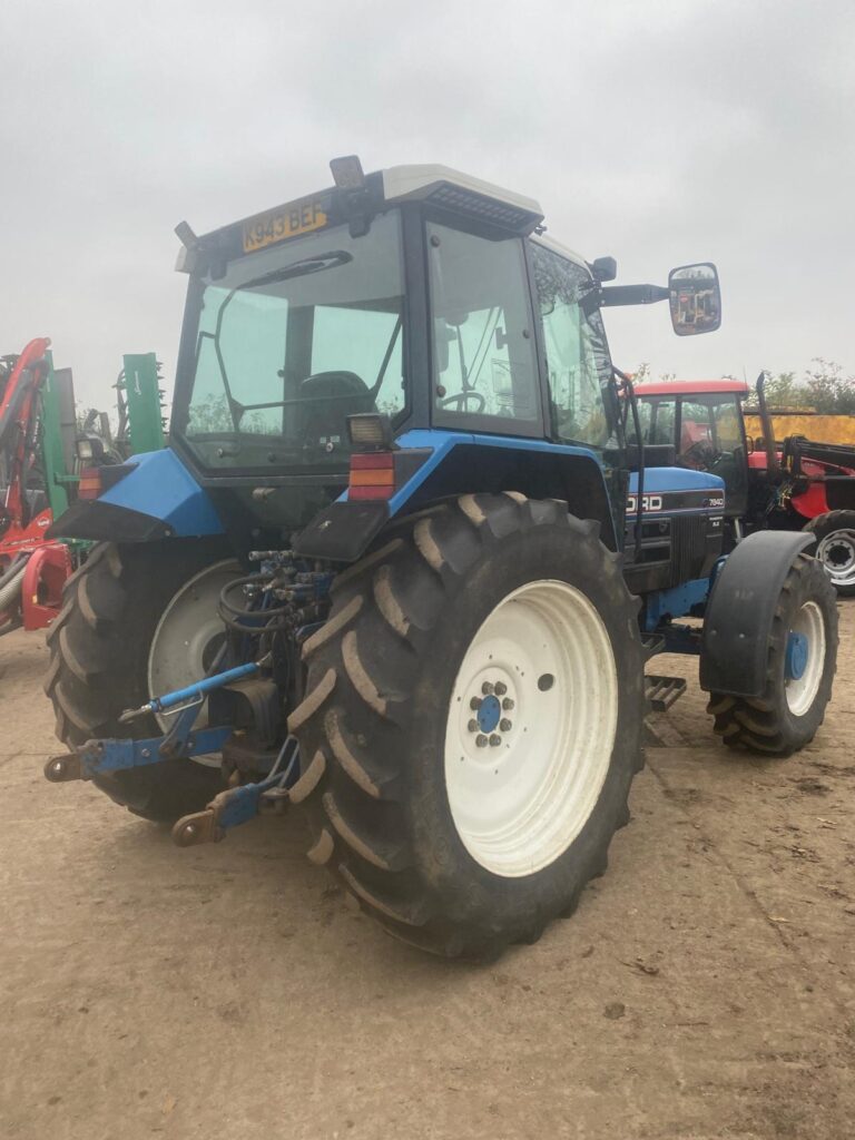 FORD 7840 TRACTOR