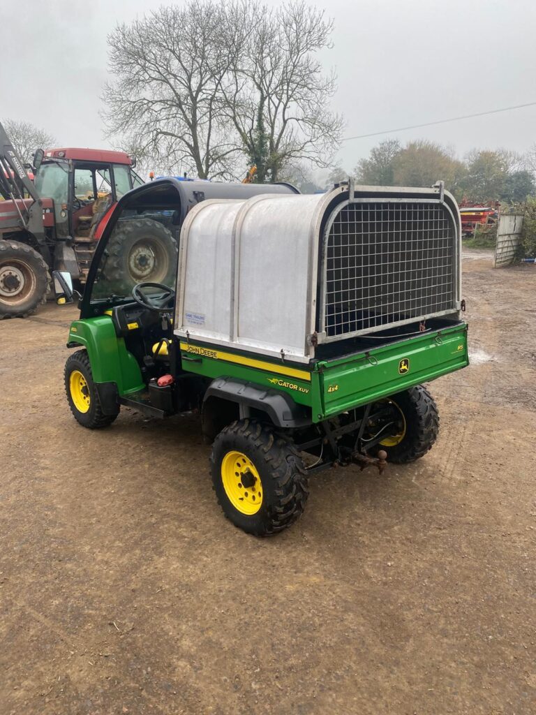 JOHN DEERE 850D GATOR