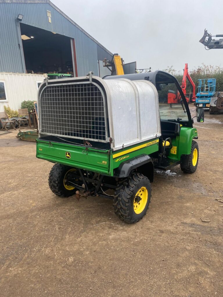 JOHN DEERE 850D GATOR