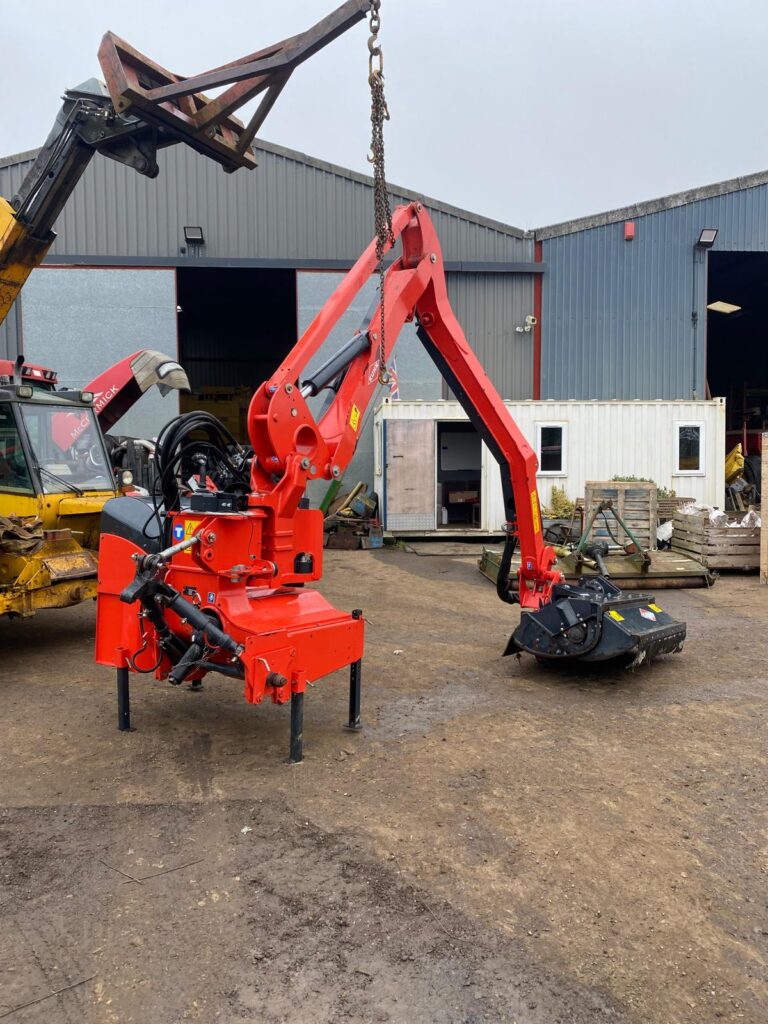 KUHN EP5757 HEDGE CUTTER