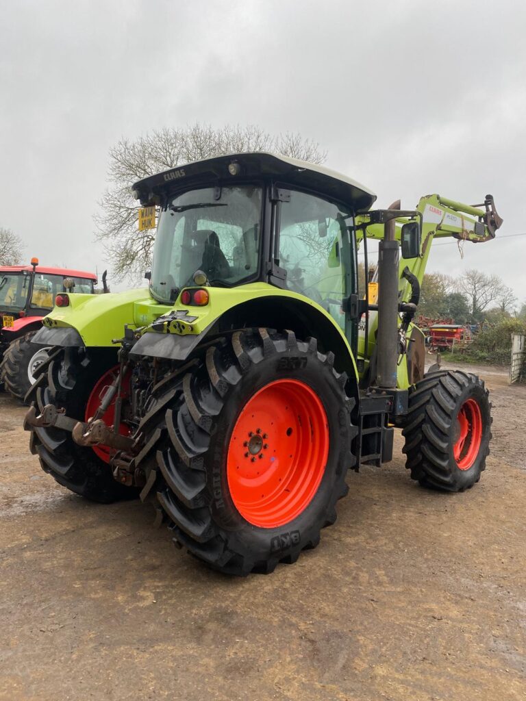 CLAAS ARION 620 C/W LOADER