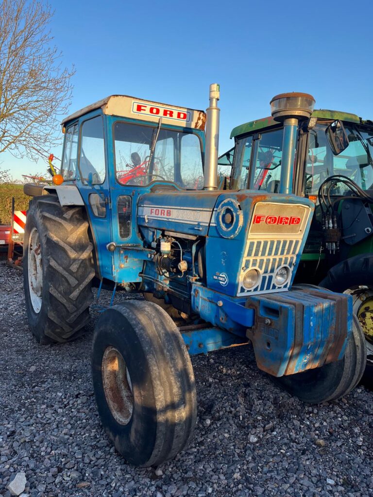 FORD 7000 TRACTOR