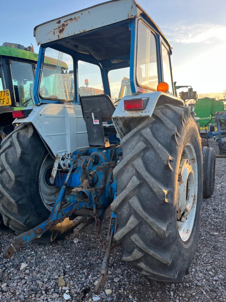 FORD 7000 TRACTOR