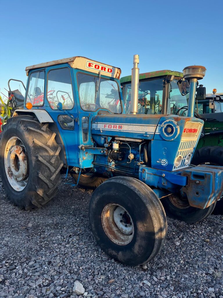 FORD 7000 TRACTOR