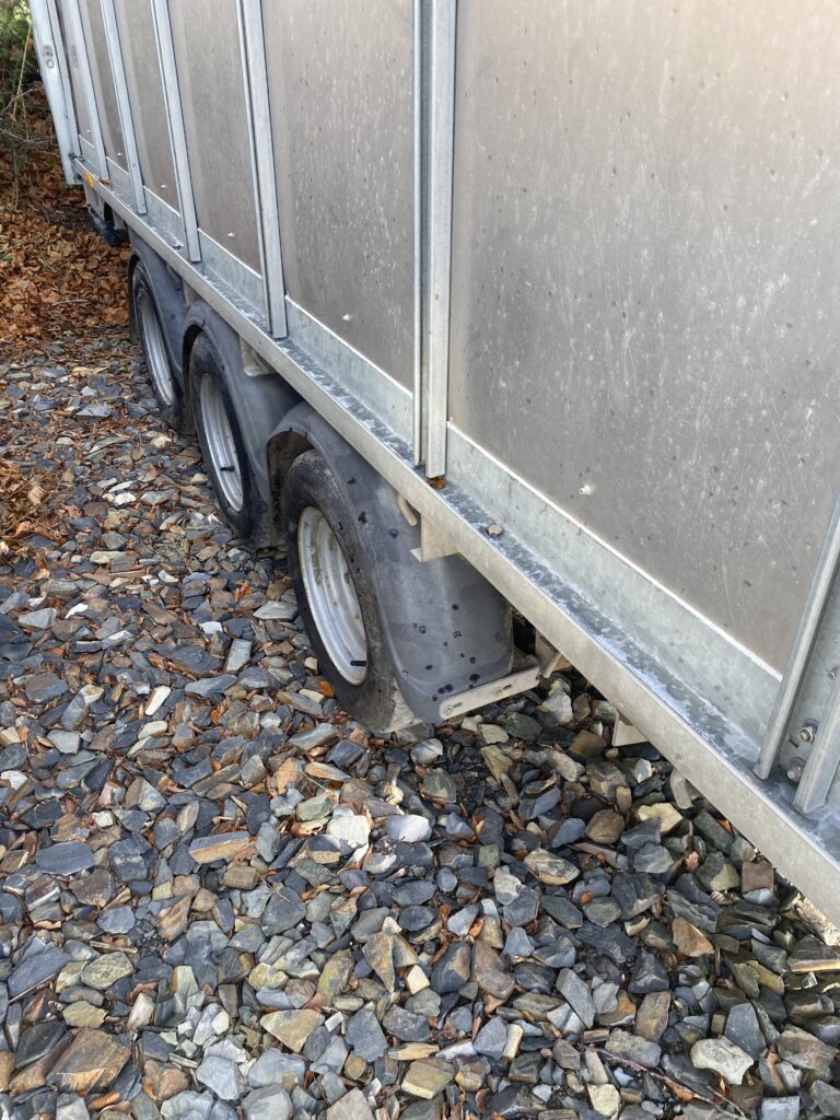 IFOR WILLIAMS 14FT TRI AXLE CATTLE TRAILER C/W DECKS