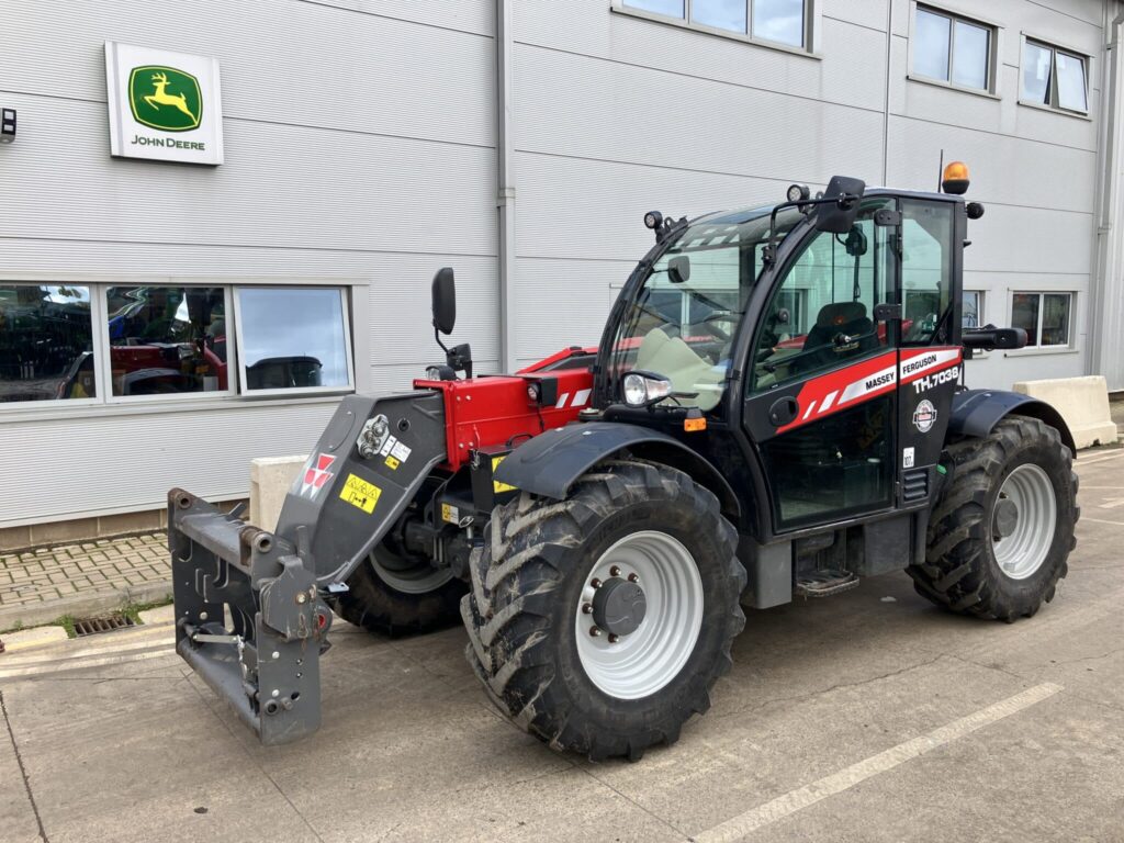 Massey Ferguson TH7038