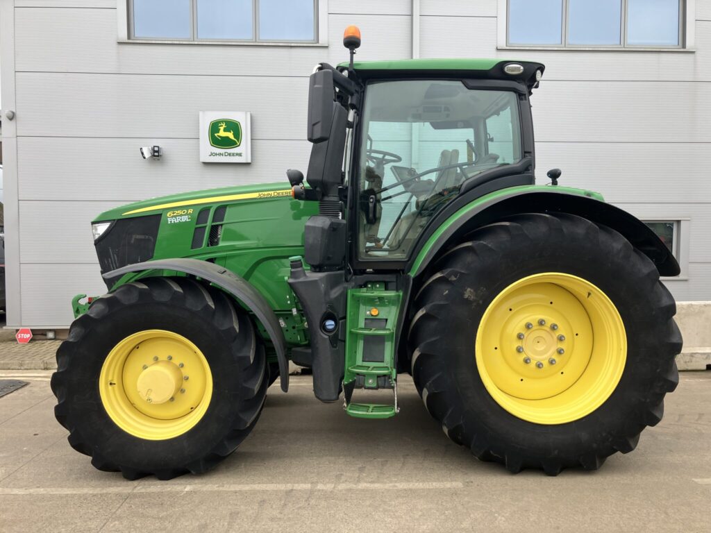 John Deere 6250R