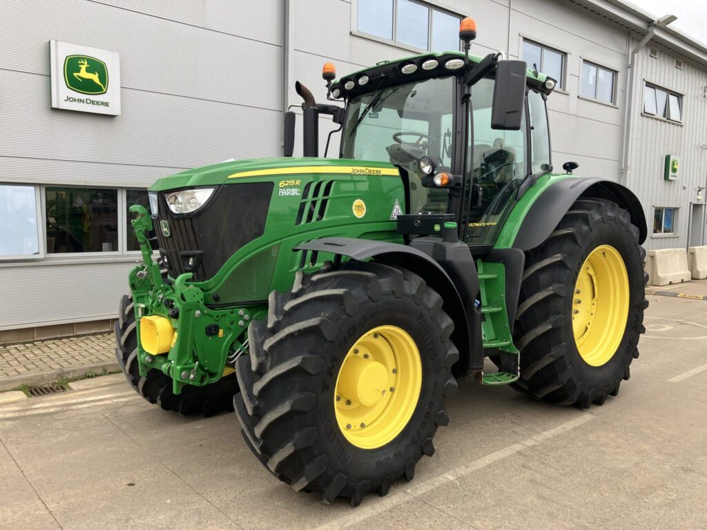 John Deere 6215R