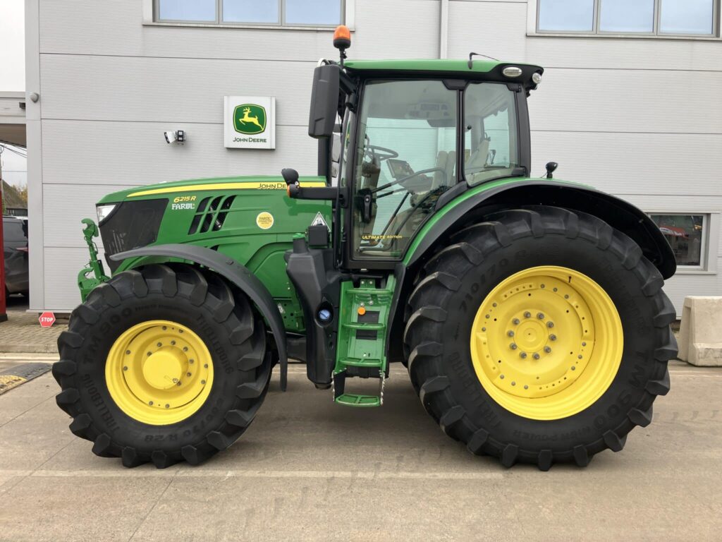 John Deere 6215R