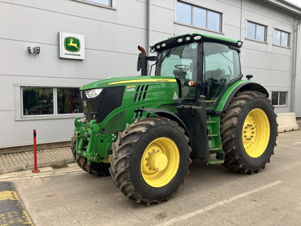 John Deere 6215R