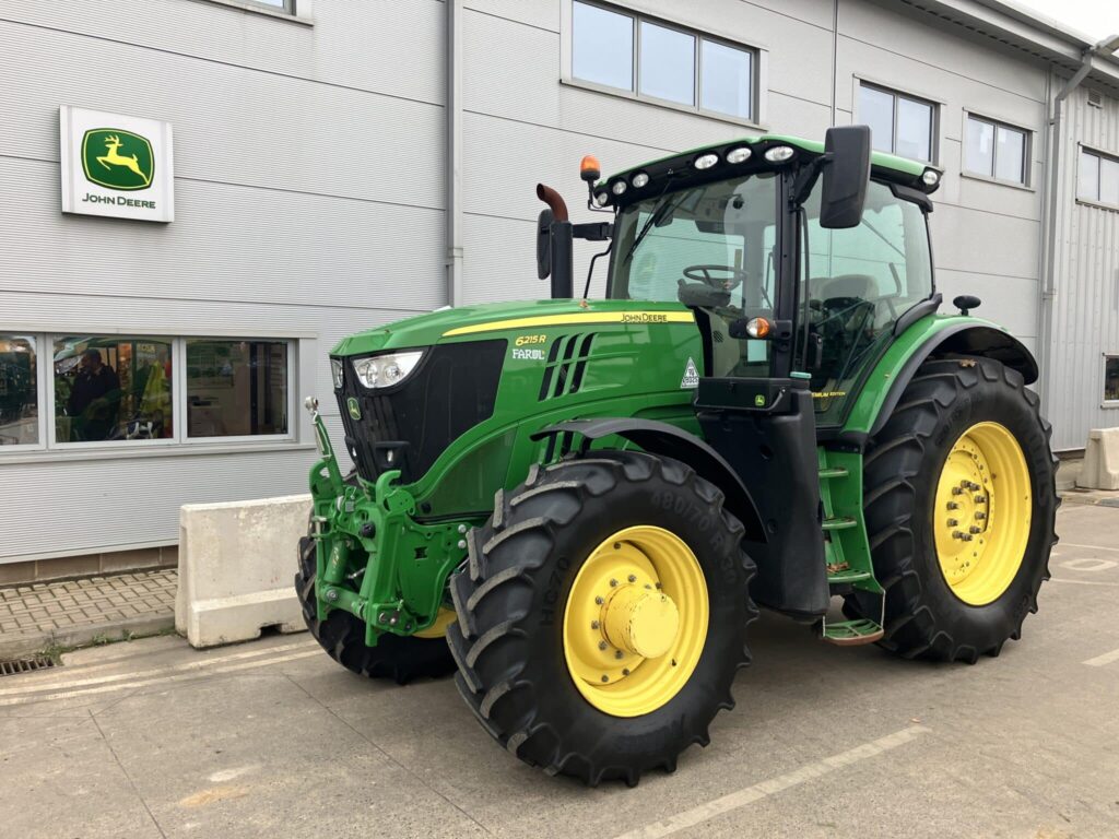 John Deere 6215R