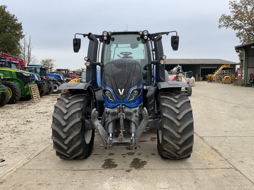 VALTRA T154