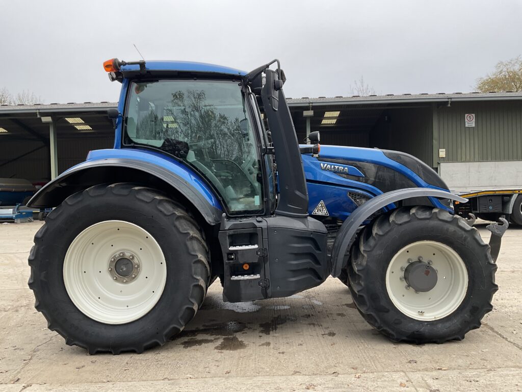 VALTRA T154