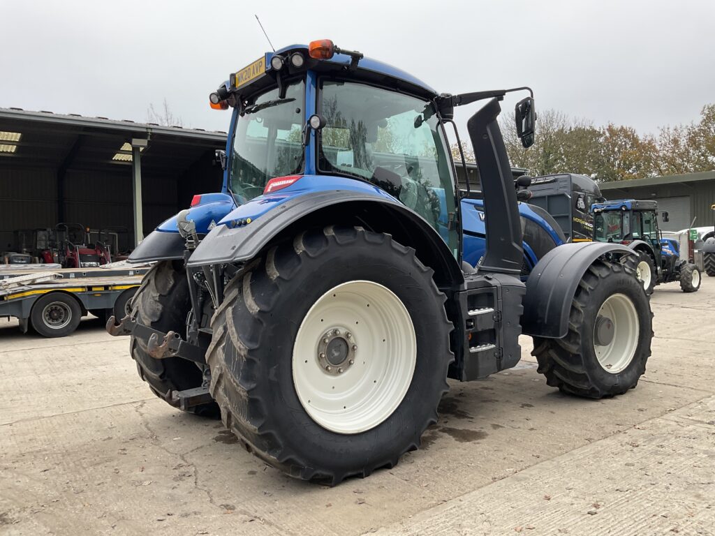 VALTRA T154