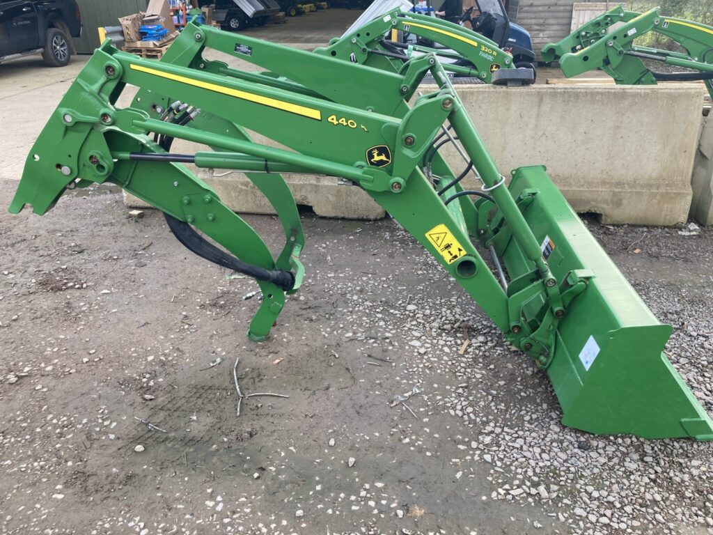 John Deere 440R fore end loader