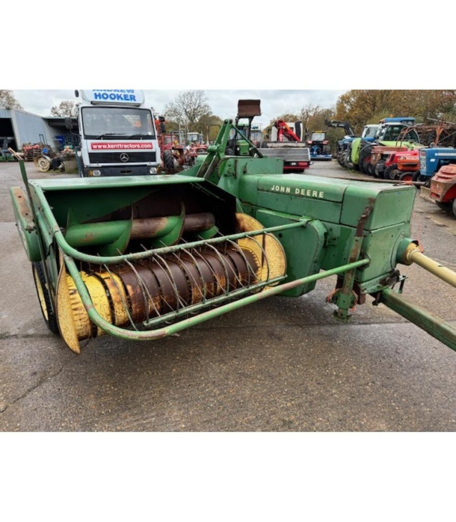 John Deere 224T Conventional Baler