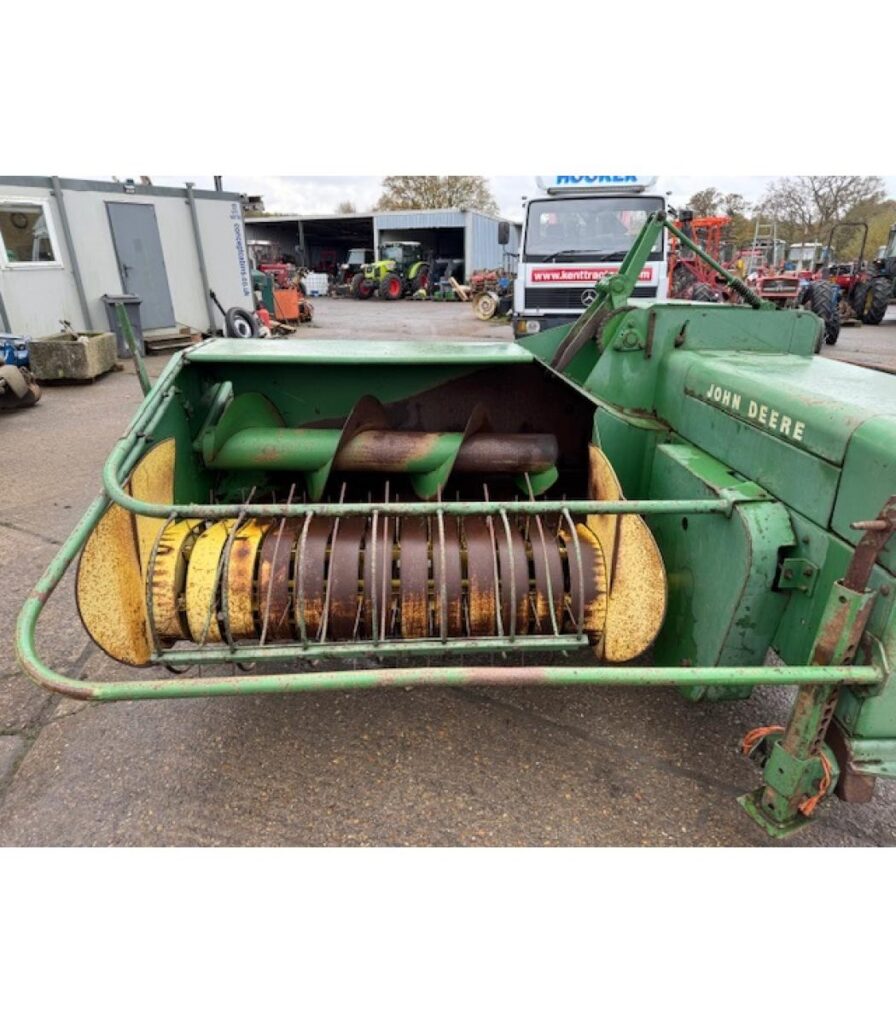 John Deere 224T Conventional Baler