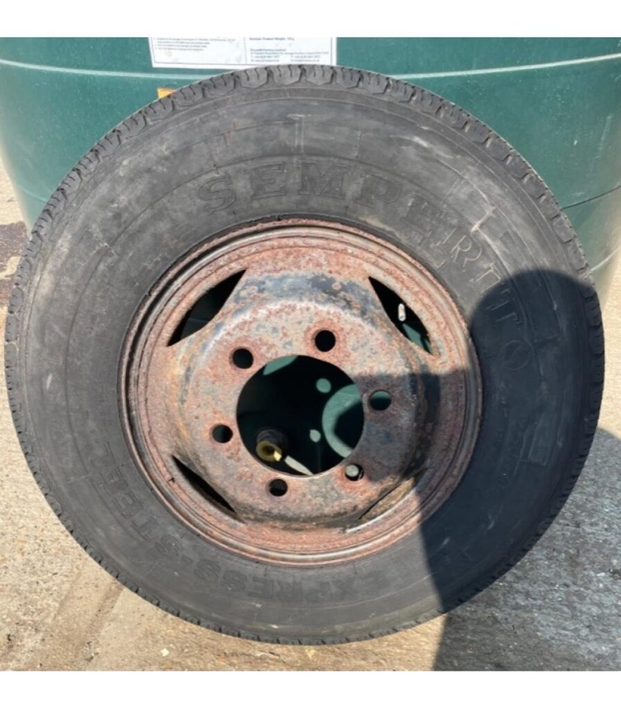 Lorry Axle or Trailer Wheel and Tyre