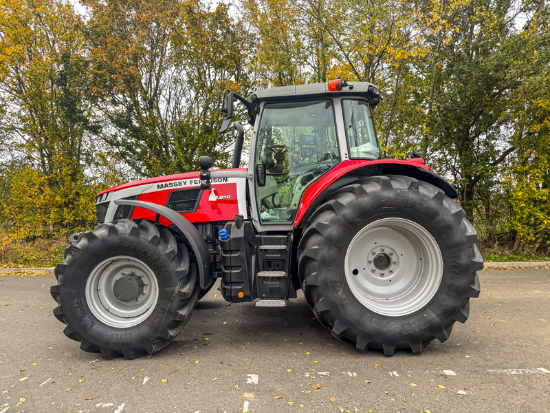 Massey Ferguson 7S.210 Dyna VT