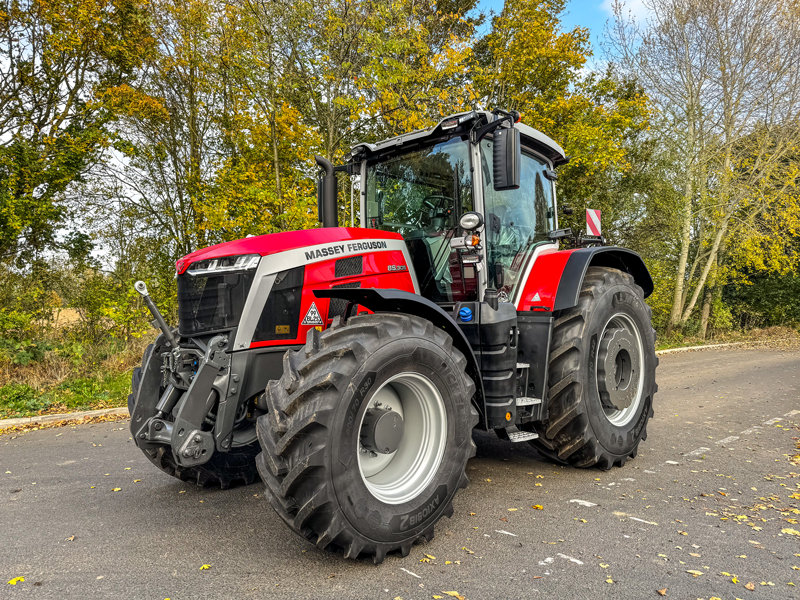 Massey Ferguson 8S.305 Dyna VT