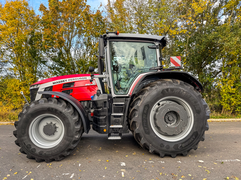 Massey Ferguson 8S.305 Dyna VT