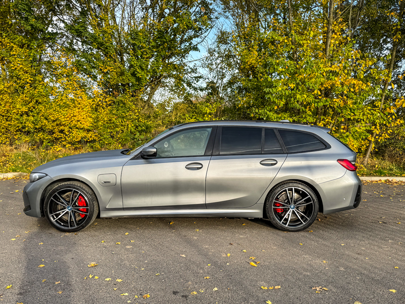 BMW 3 Series 330E