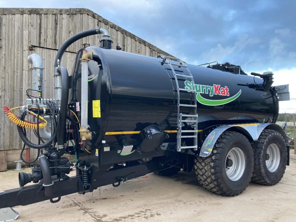 SLURRY KAT 3500 GAL PREMIUM PLUS TANKER