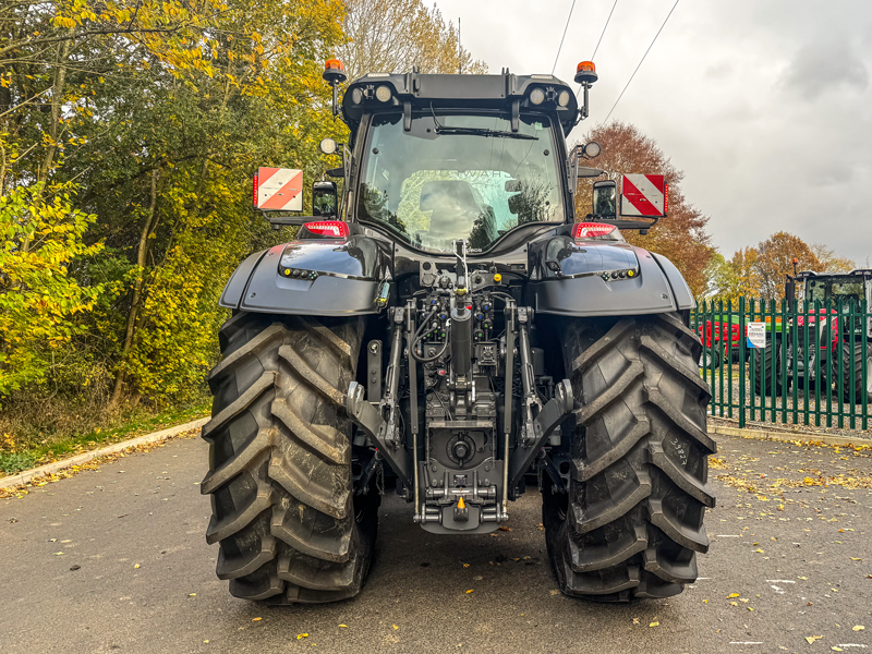 Valtra Q305