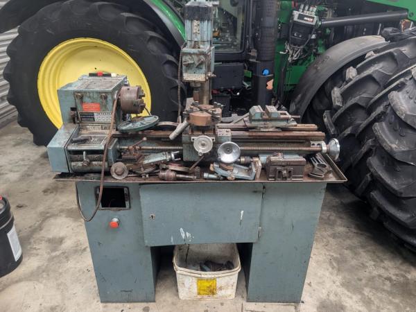 METAL LATHE CONDITION UNKNOWN