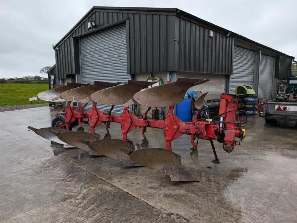 KRONE 4 FURROW REVERSIBLE PLOUGH