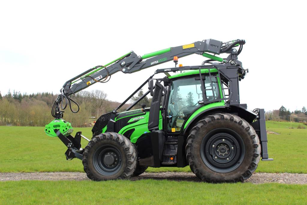 Valtra T234 Active TwinTrac w/ Botex 583 Forestry Loader