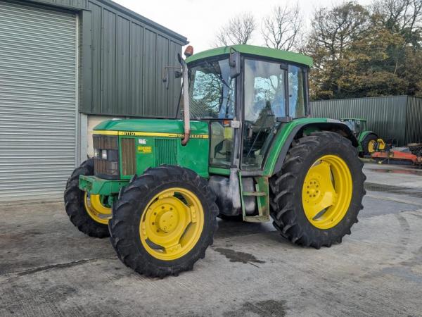 John Deere 6110SE