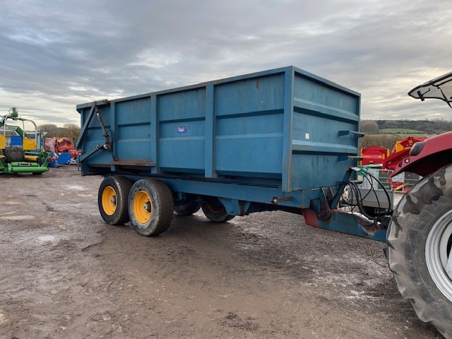 WARWICK MUCK TRAILER